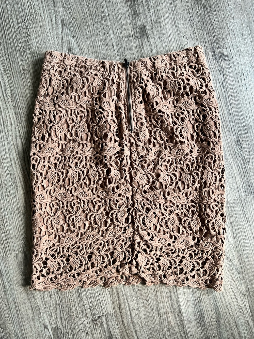 Willi Smith Dusty Rose Crochet Lace skirt - Picture 3 of 3